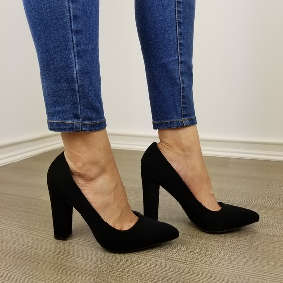 Shoes - Pointy toe black velvet pumps